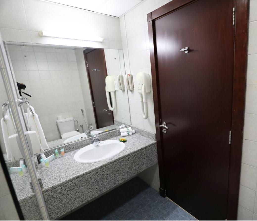 Parkside Hotel Apartment Dubai Luaran gambar